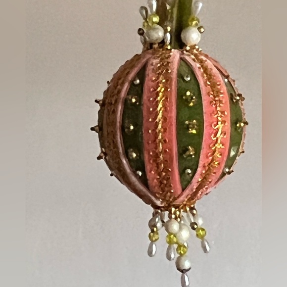 Vintage handmade Christmas ornament - Picture 2 of 5